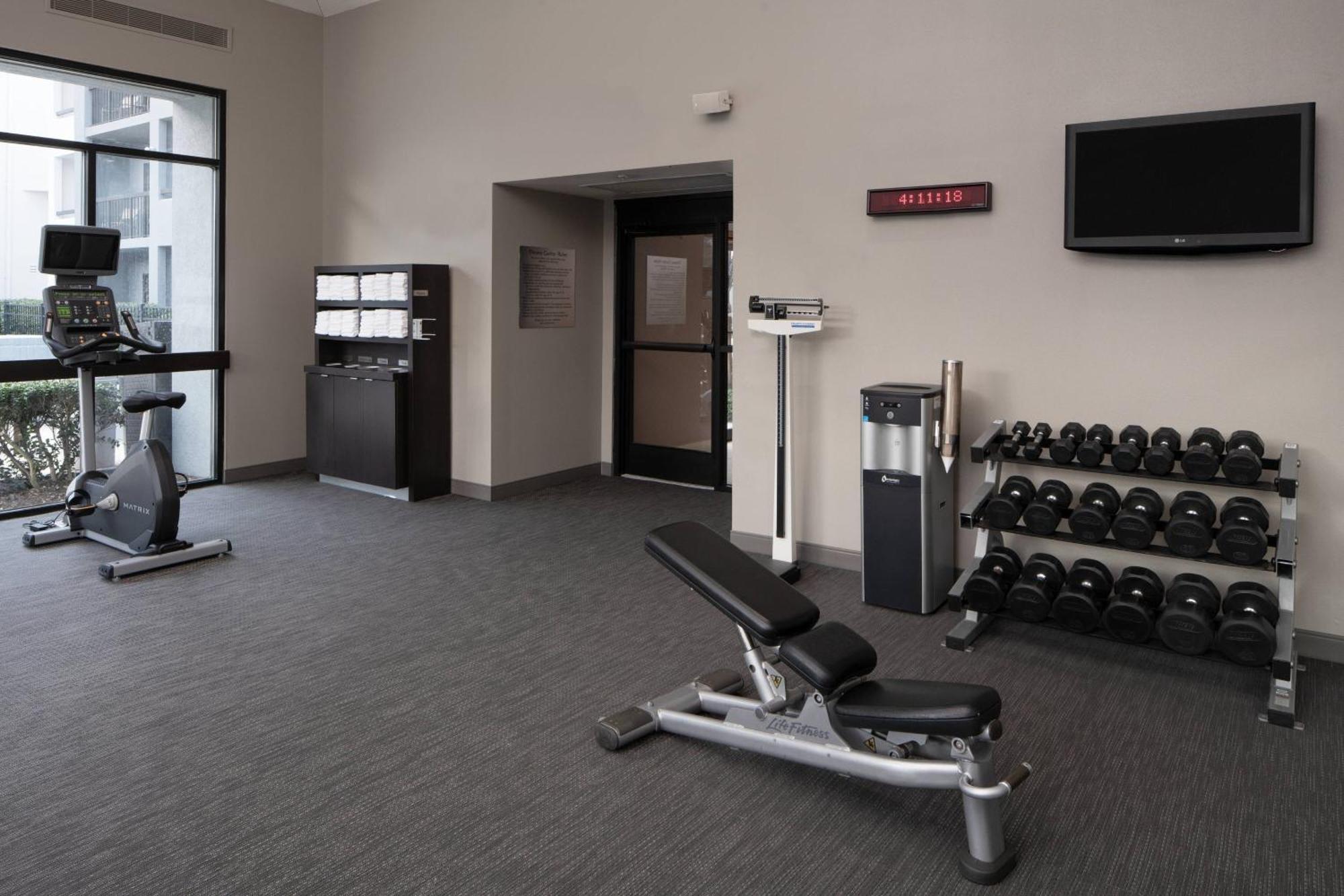 Courtyard By Marriott Nashville Airport Exterior photo