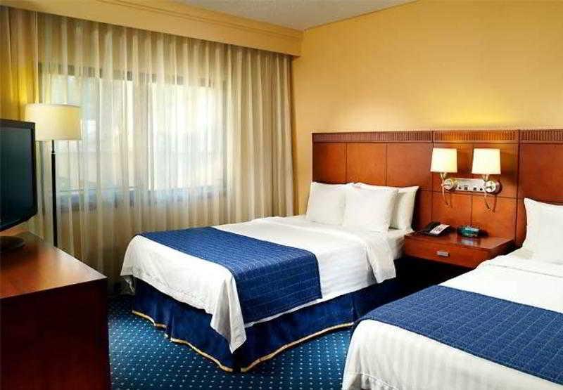 Courtyard By Marriott Nashville Airport Exterior photo