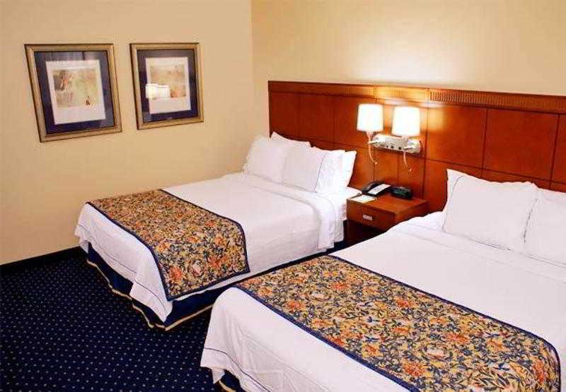 Courtyard By Marriott Nashville Airport Exterior photo